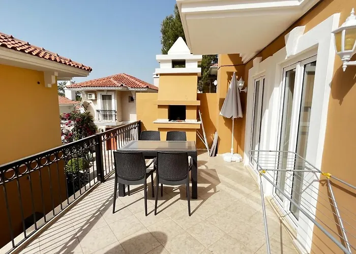 Villa Lumar Homes - Artemissia